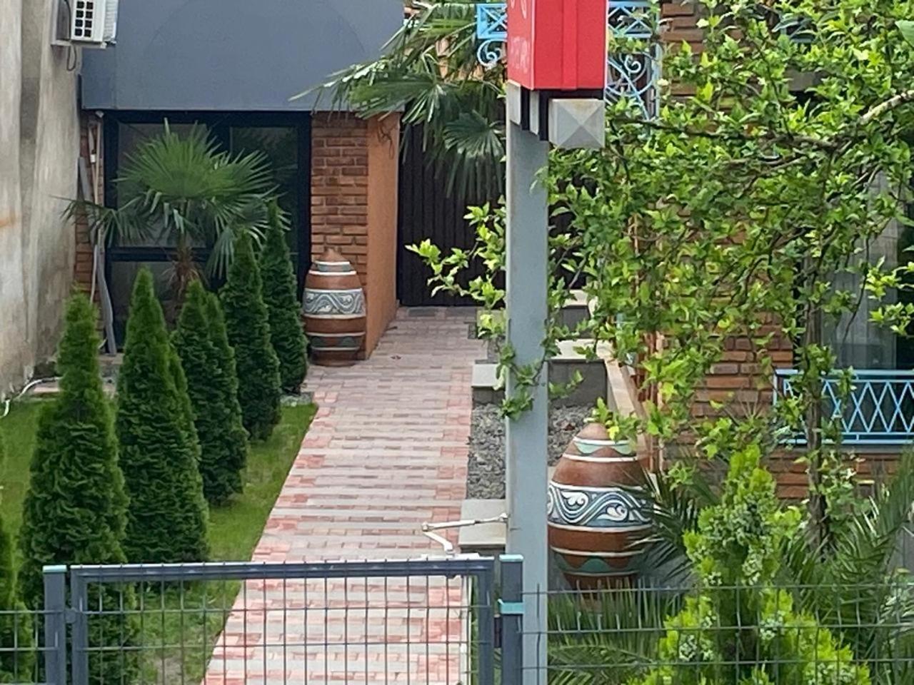 Hotel Varla クタイシ エクステリア 写真